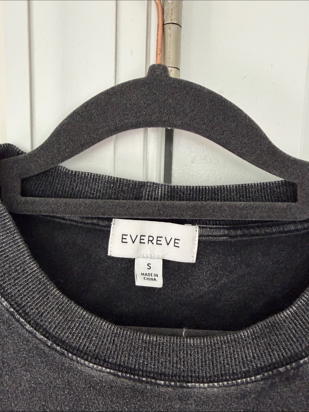 Evereve Washed Charcoal Gray Muscle Tee - Picture 2 of 3